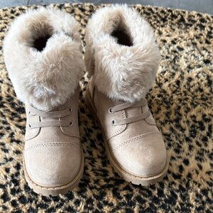 Old Navy Tan Kids Boots with Faux Fur